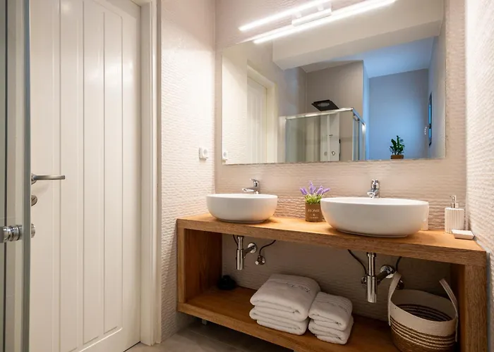 Villa Virginia Ambelász