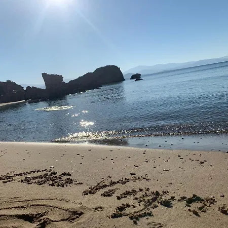 Virginia Villa Ambelas