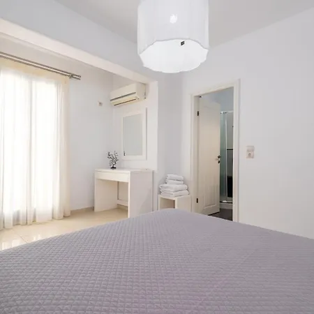 Virginia Villa Ambelas